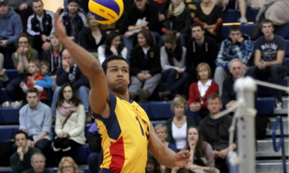 Queen’s Men’s Volleyball prepares for U SPORTS Nationals by learning from the best Momentum