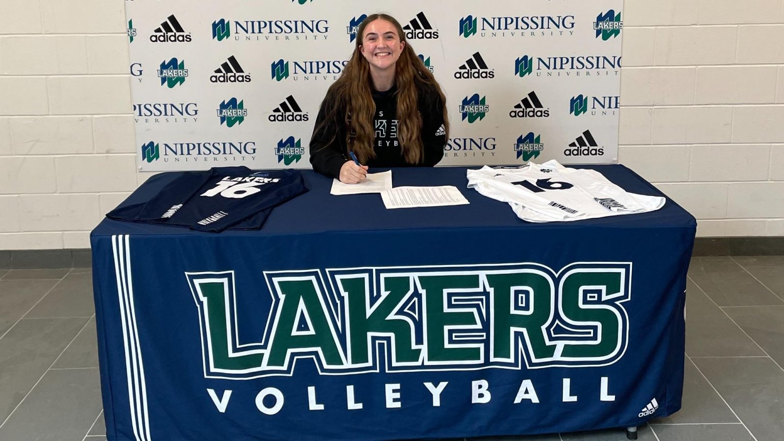 WOMEN'S VOLLEYBALL VAN STEEKELENBURG BRINGS CONSISTENCY, POSITIVE