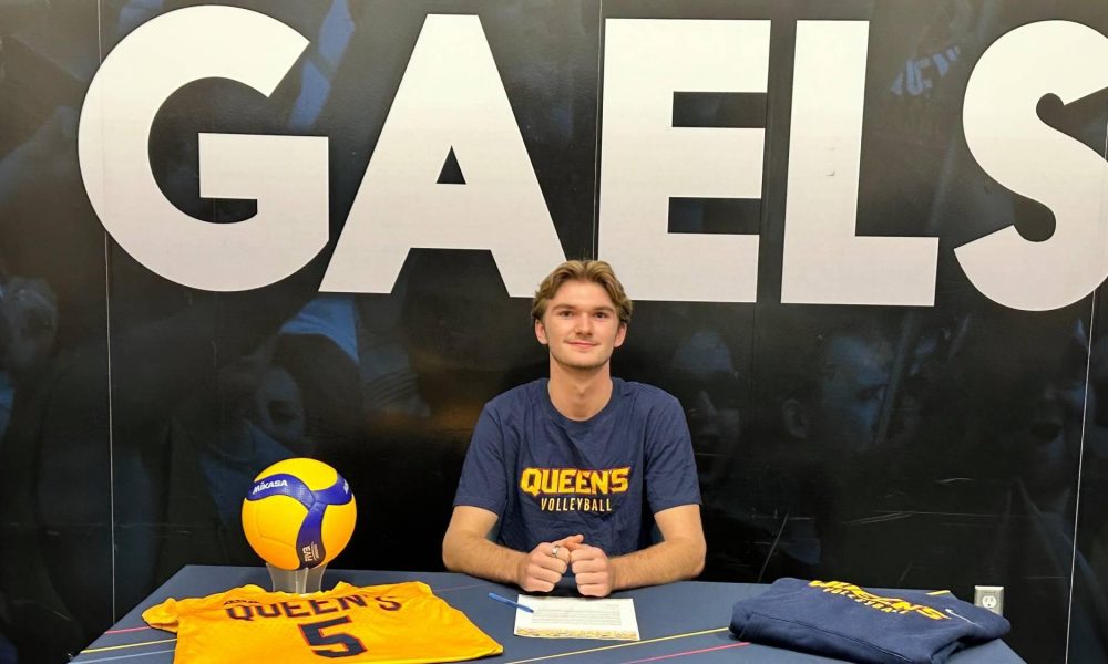 Queen's Men's Volleyball player Chris Tautrims wins prestigious Ken Davies Memorial