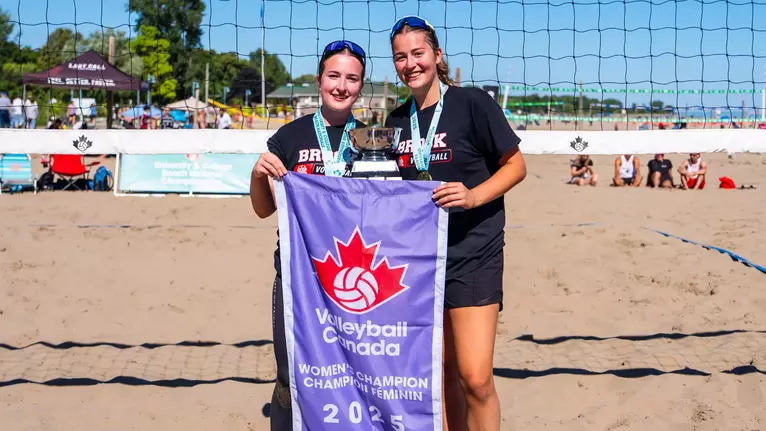 Brock women’s volleyball duo wins gold at University &
College Beach Nationals