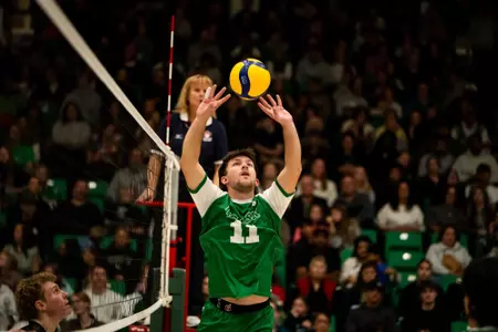 Golden Bears Earn Straight Sets Victory to Sweep Huskies in
Opening Weekend Series