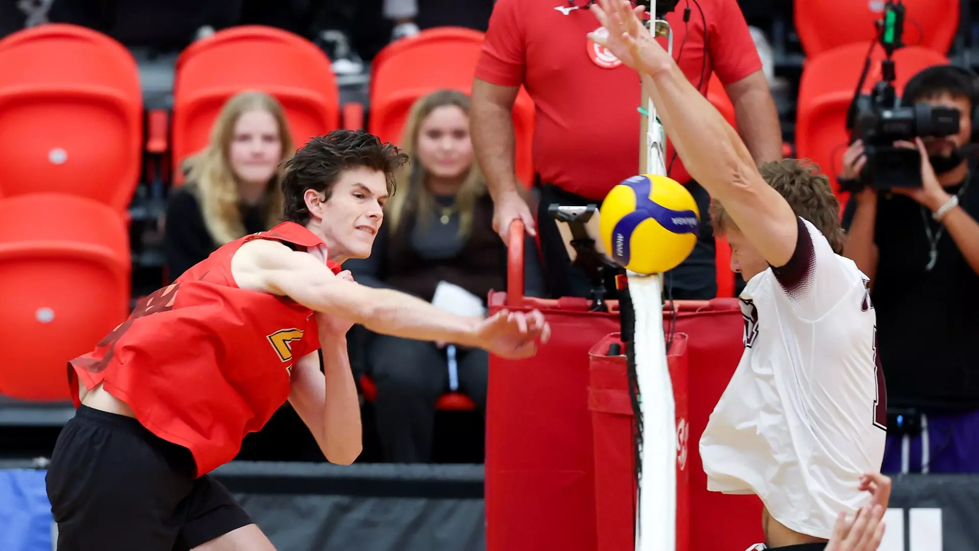 Dinos drop first match of season in Winnipeg