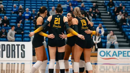 Johnston, Magus lead Pandas to sweep of Heat