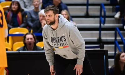 Queen’s Men’s Volleyball Head Coach Gabe deGroot reaches 100
career wins with Gaels