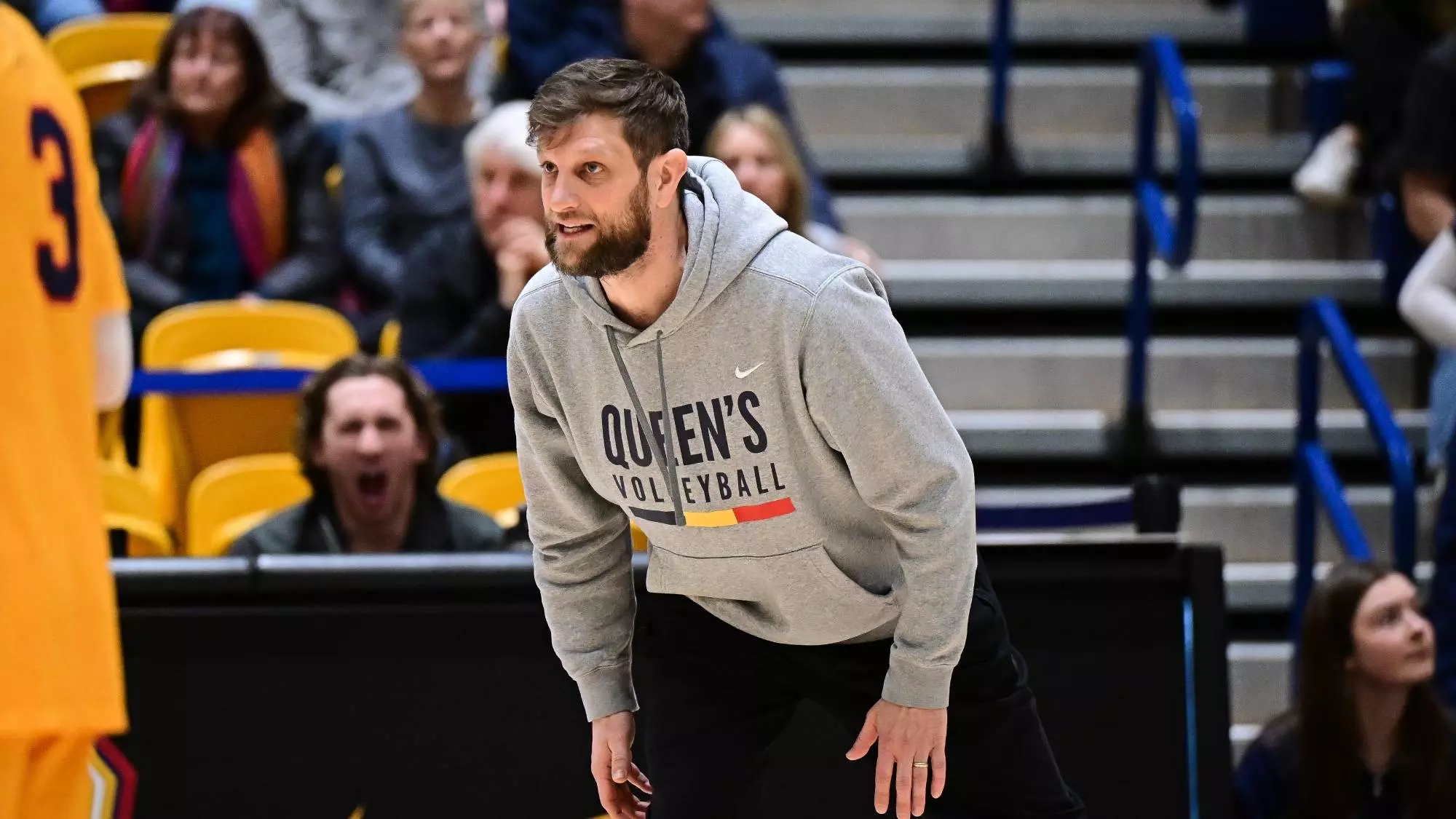 Queen’s Men’s Volleyball Head Coach Gabe deGroot reaches 100
career wins with Gaels