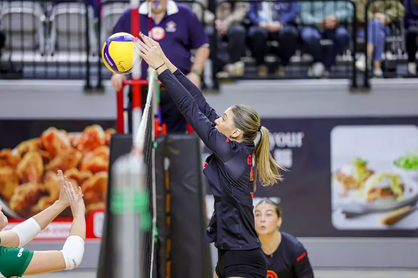 WVB RECAP: Gryphons Sweep Home Season Opening Doubleheader
over Trent