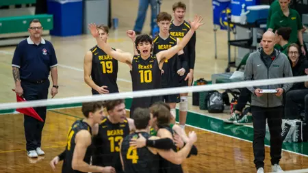 Bears sweep Cascades in near-errorless win