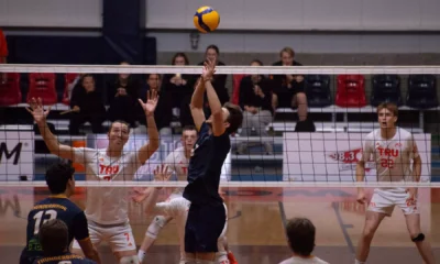 ‘Birds sweep ‘Pack to improve to 6-0