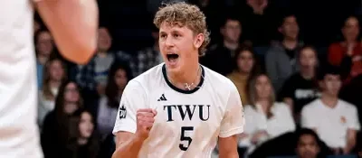 SPARTANS GET FOUR SET WIN OVER CALGARY DINOS