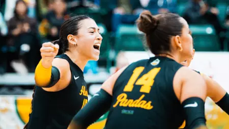 Pandas finish strong down the stretch in thrilling 3-2
comeback win over Cascades