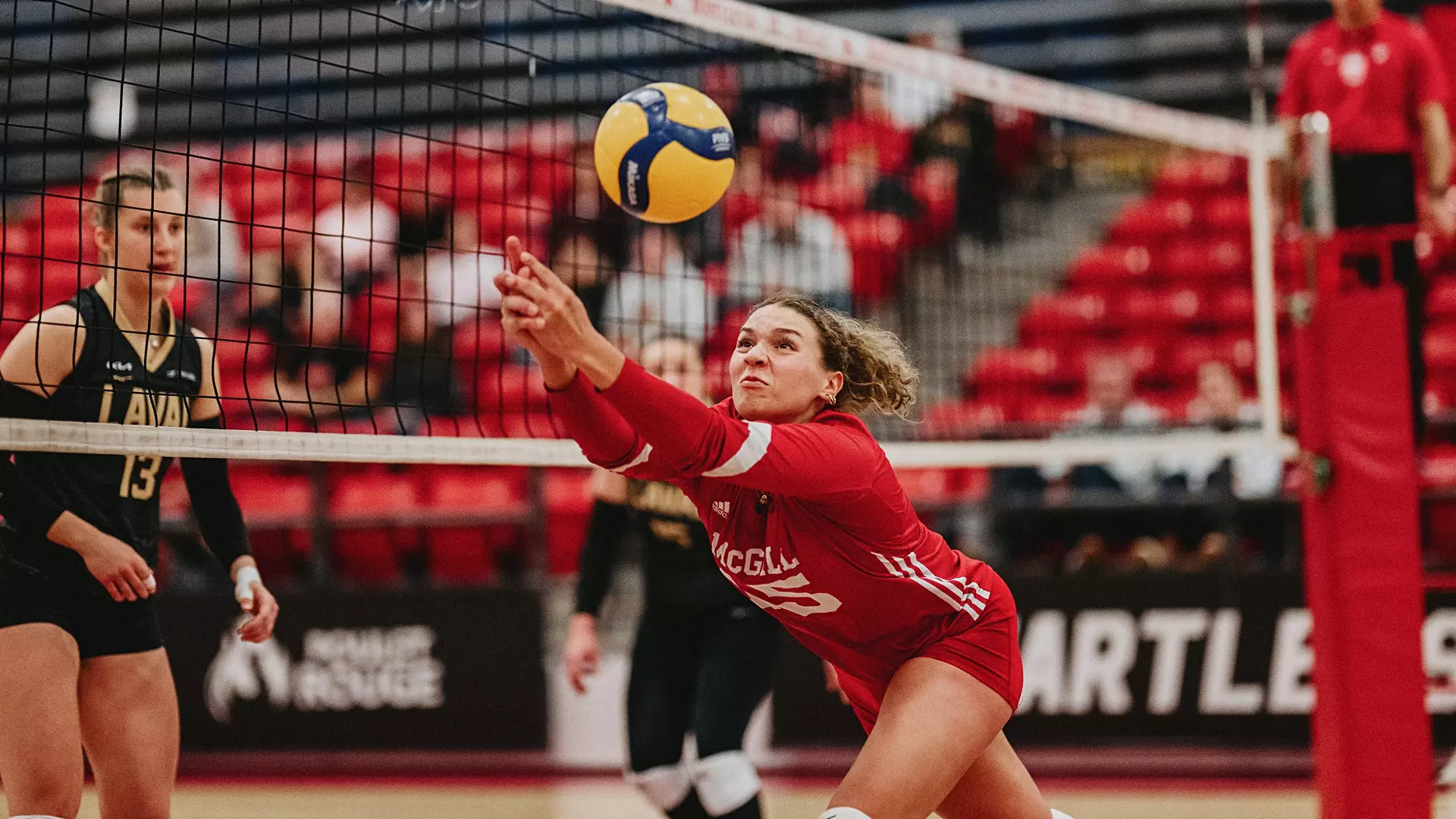 No. 7 ranked Laval extends unbeaten record in volleyball
with straight-sets win over McGill