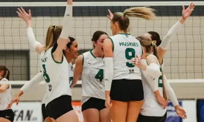 Second Set Comeback Leads Huskies to Third Consecutive
Straight Sets Victory