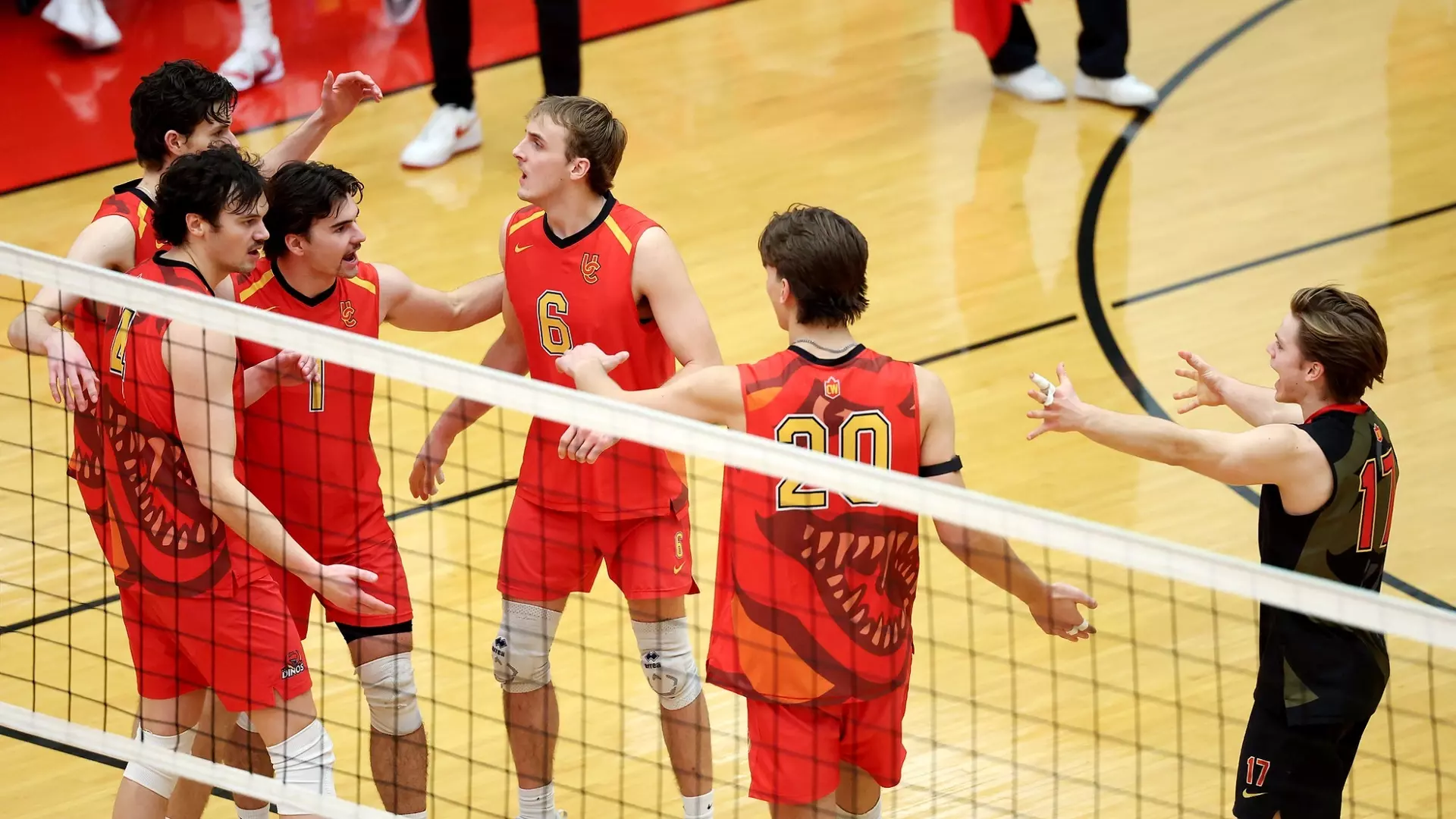 Dinos return to winning ways versus Cascades