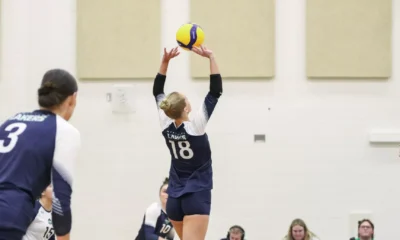 WOMEN’S VOLLEYBALL: Lakers lose close match to
Mustangs