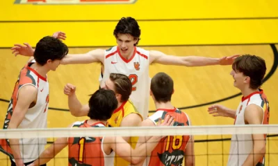 Kay, Czepuryk lead Dinos to sweep of Cascades