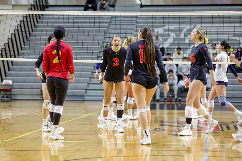 WVB RECAP: Gryphons Close Out 2025 Portion of Schedule with
Weekend Split versus Windsor