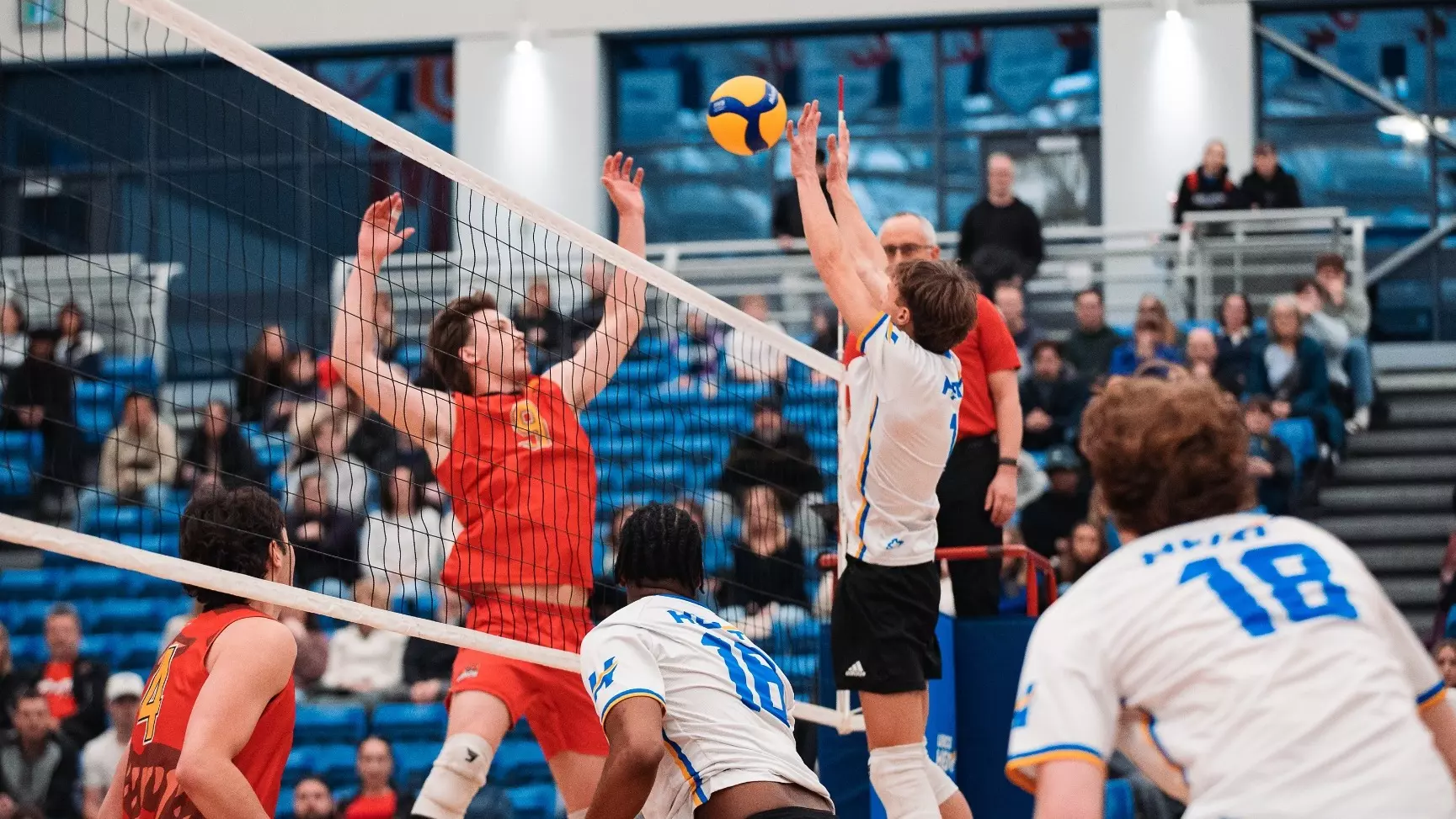 Dinos drop straight-sets decision to No. 4 UBCO