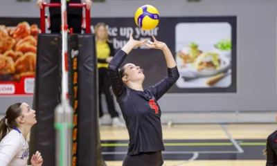 WVB RECAP: Gryphons Sweep Doubleheader over Lakehead to
Improve to 8-6 on the Season