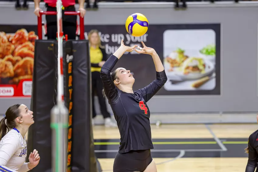 WVB RECAP: Gryphons Sweep Doubleheader over Lakehead to
Improve to 8-6 on the Season