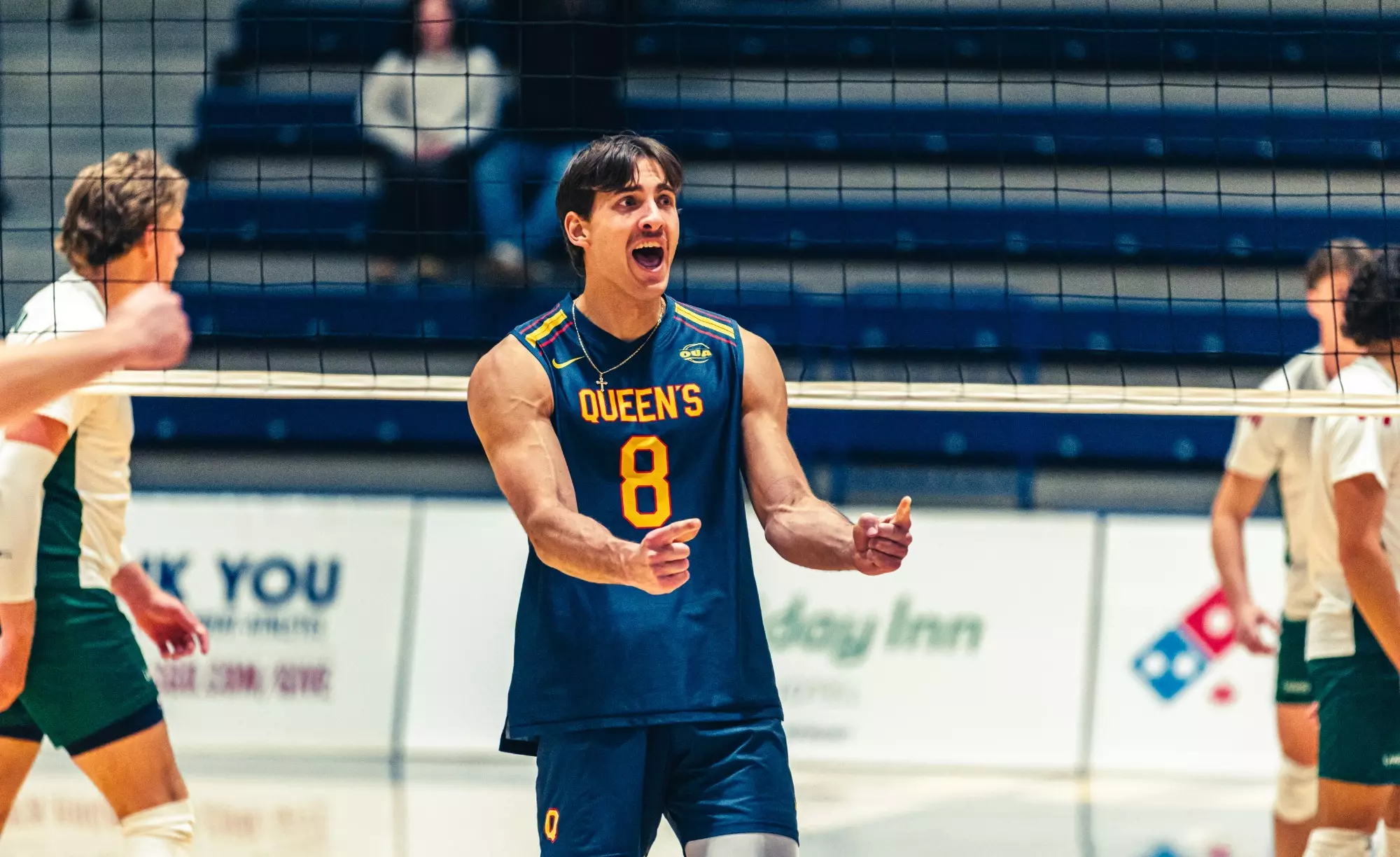 Queen’s Men’s Volleyball bounce back for straight sets win
over Western