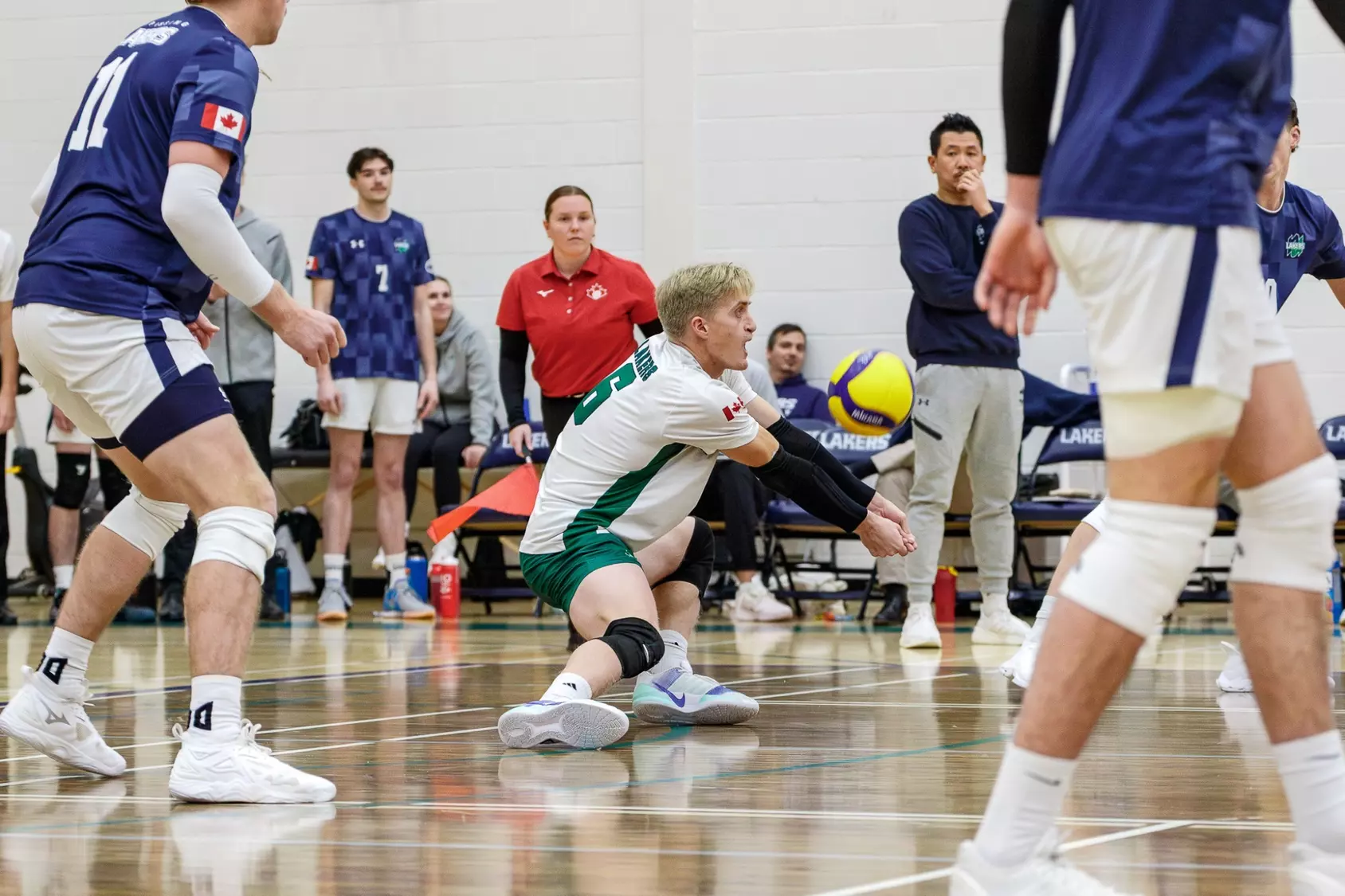 MEN’S VOLLEYBALL: Lakers leave Hamilton with win,
loss