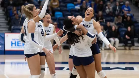 WVB: Cougars heat up Kenyon Court in 3–1 win over
UBCO
