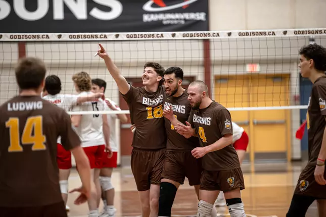 Bisons seniors shine in 3-1 win over Winnipeg, Manitoba
retains Duckworth trophy for third year in a row