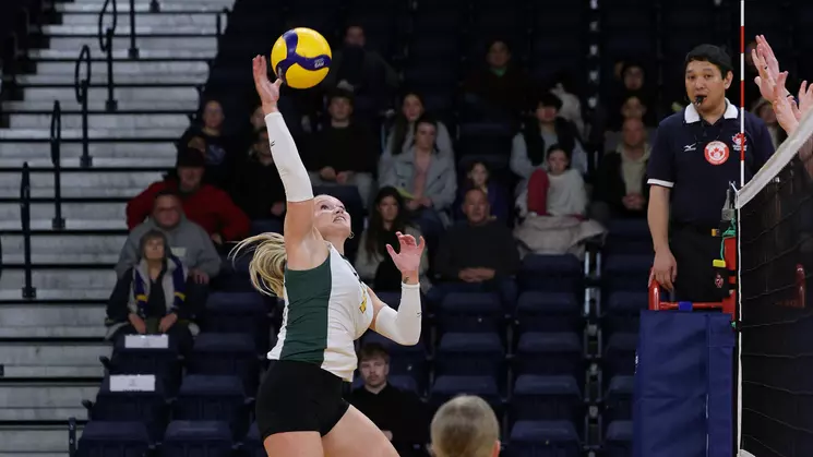 Trinity Western collects late-season sweep over
Cougars