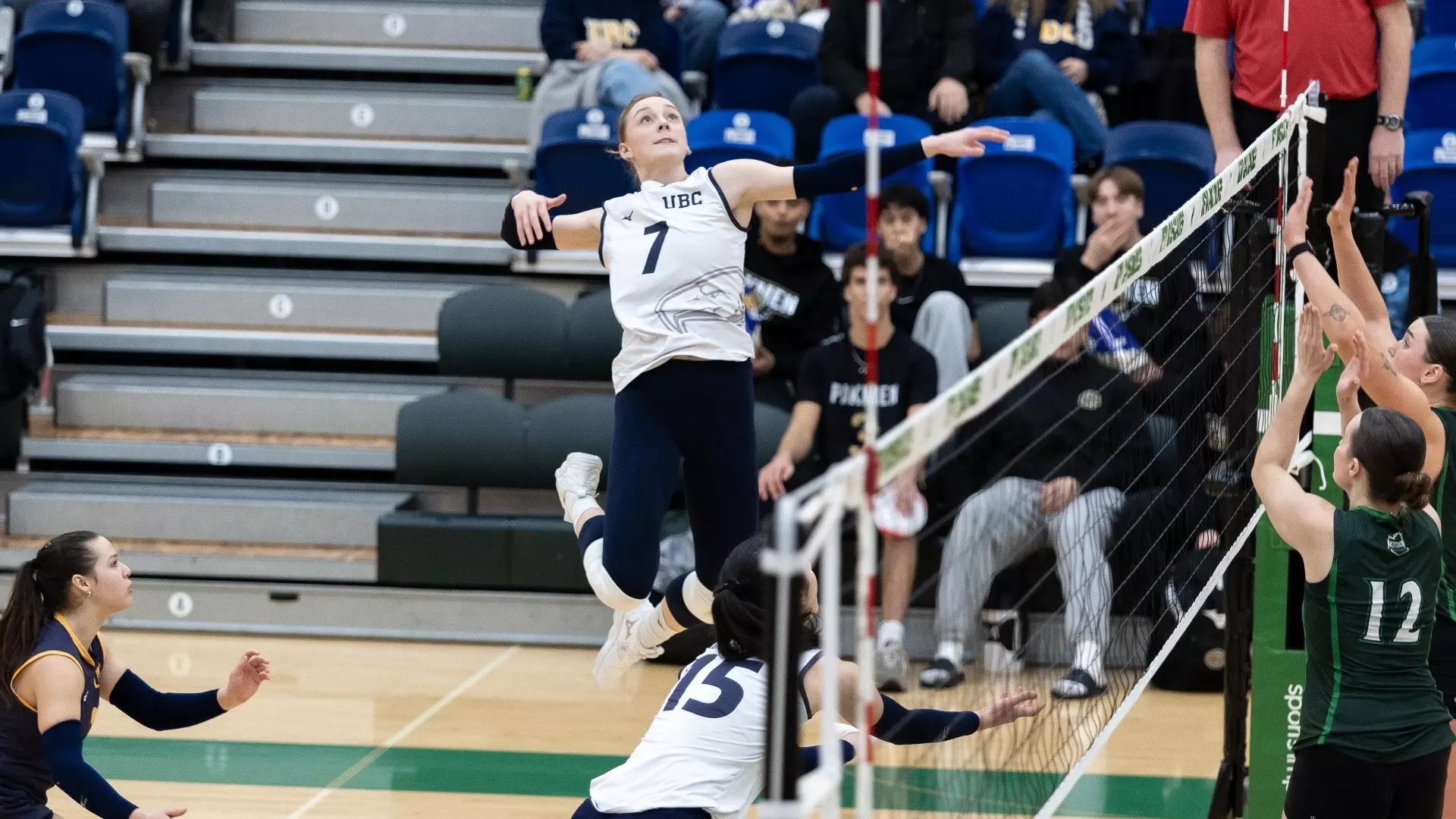 ‘Birds sweep Cascades to secure home court in Canada West
quarter-final