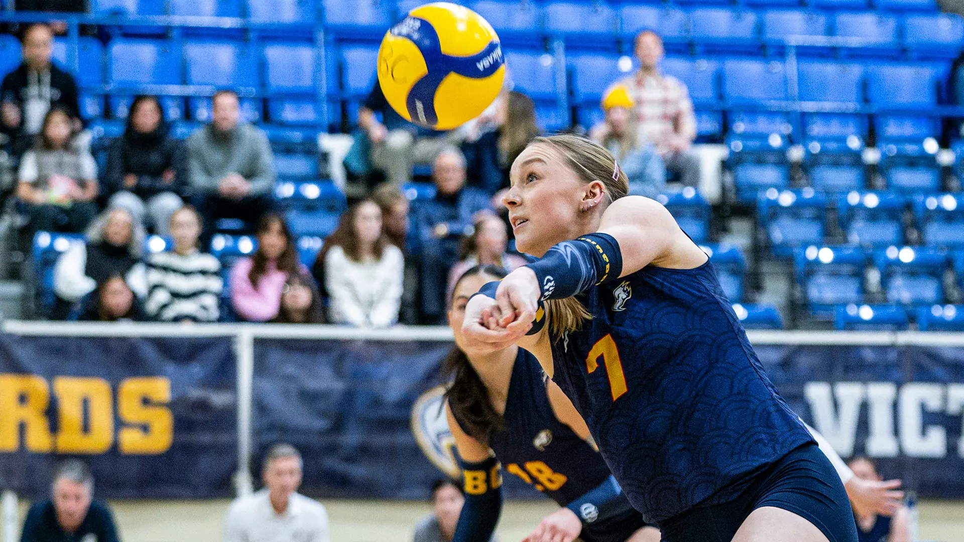 ‘Birds earn third consecutive straight sets sweep with win
over Heat to end regular season