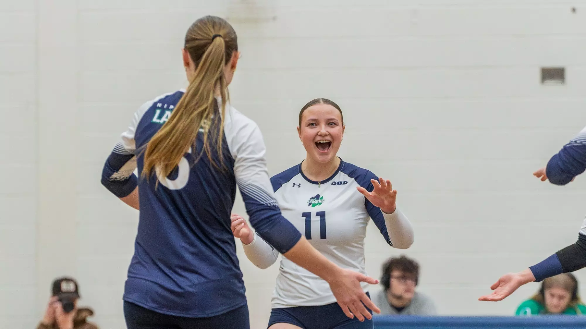 WOMEN’S VOLLEYBALL: Lakers score two wins to end
season
