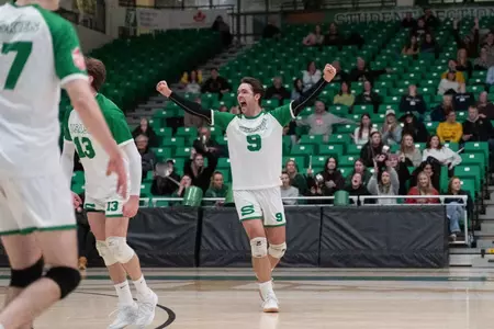 Huskies Weather the Storm, Defeat Brandon to Advance to
Canada West Quarterfinals