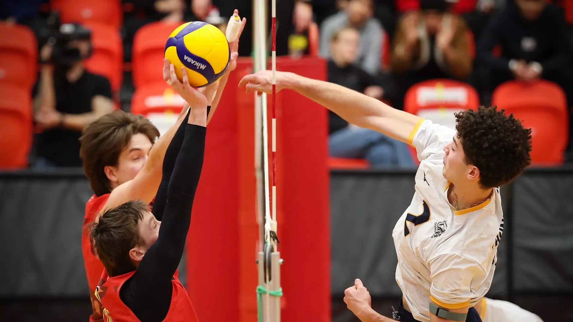 Top-ranked T-Birds open CW Playoffs with series against
Dinos
