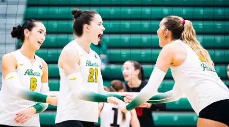 Guezen, Dickson power Pandas to playoff-opening win over
Winnipeg