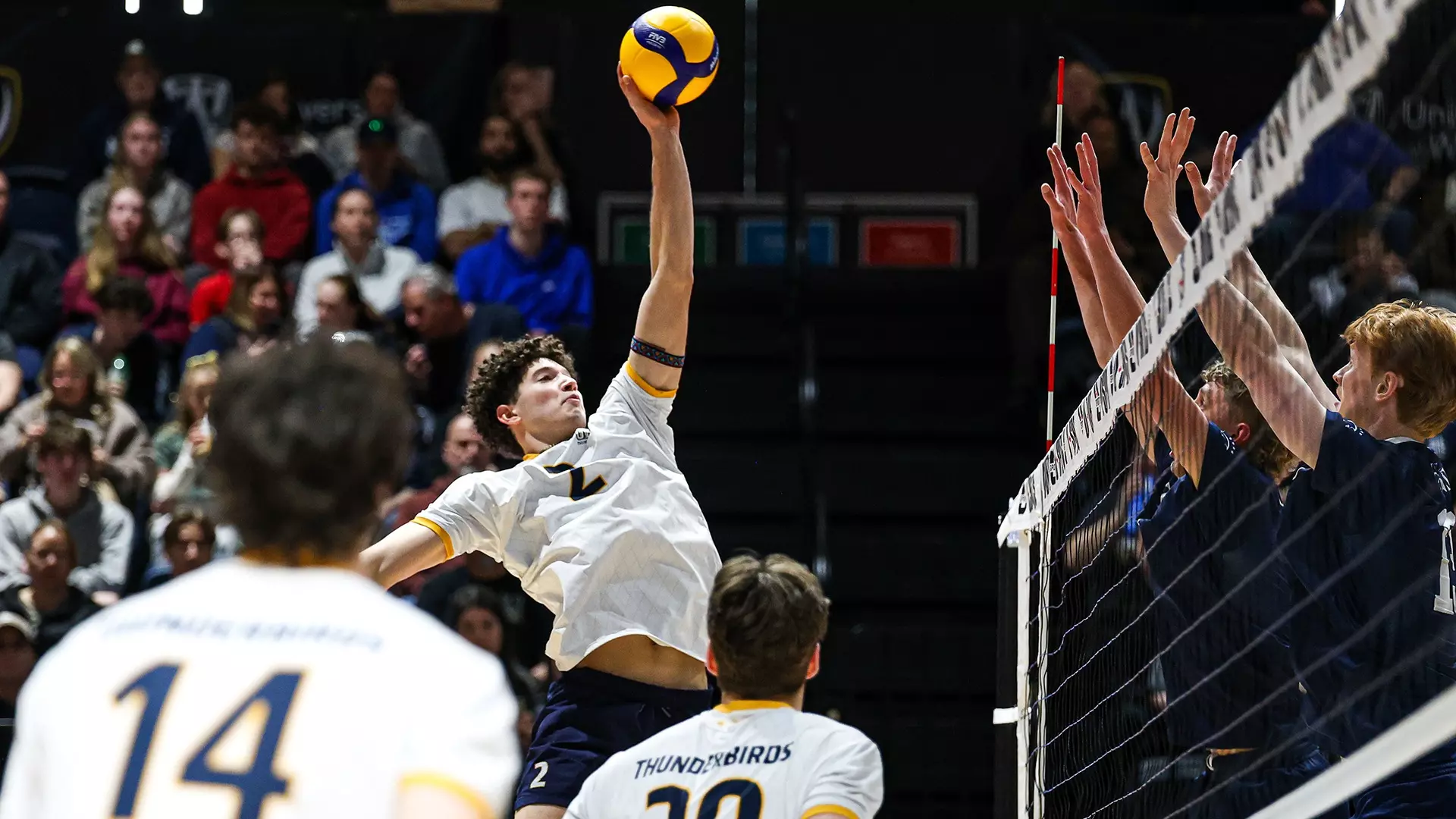 T-Birds fall to Spartans in five-set U SPORTS championship
final