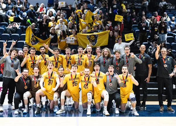 Bisons block out the noise, beat Windsor 3-0 to claim first
medal at nationals in 14 years