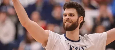 REIN SIGN PROFESSIONAL CONTRACT WITH SVG LÜNEBURG