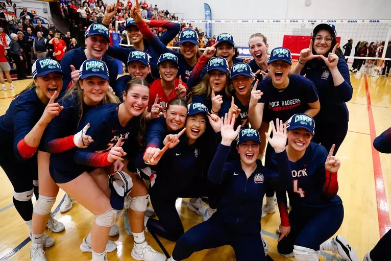 U SPORTS Top 10: Women’s volleyball begins preseason at No.
3
