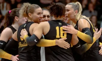 Pandas sweep Regina again to stay perfect